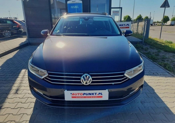 Volkswagen Passat cena 84900 przebieg: 135690, rok produkcji 2019 z Cybinka małe 121